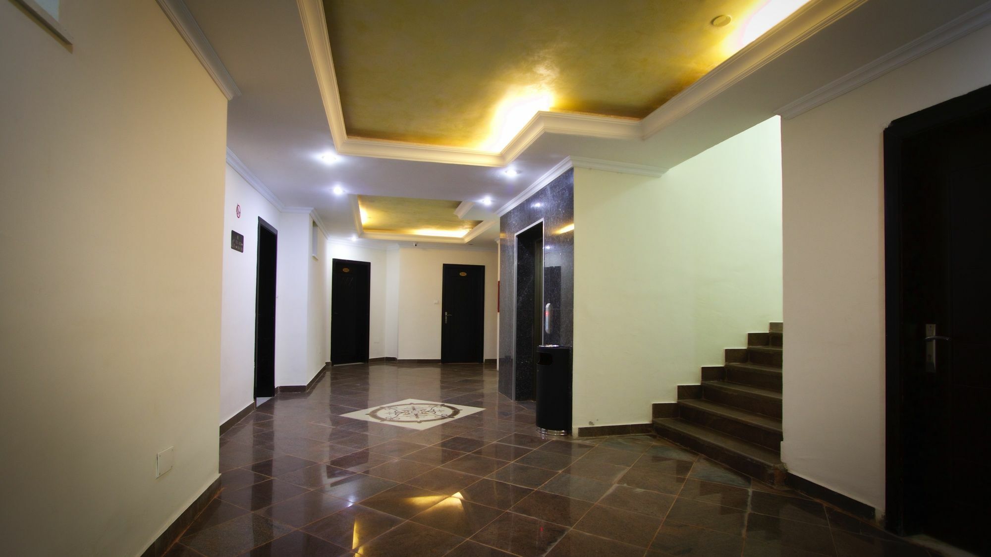 Yinm Furnished Apartment アジス・アベバ エクステリア 写真